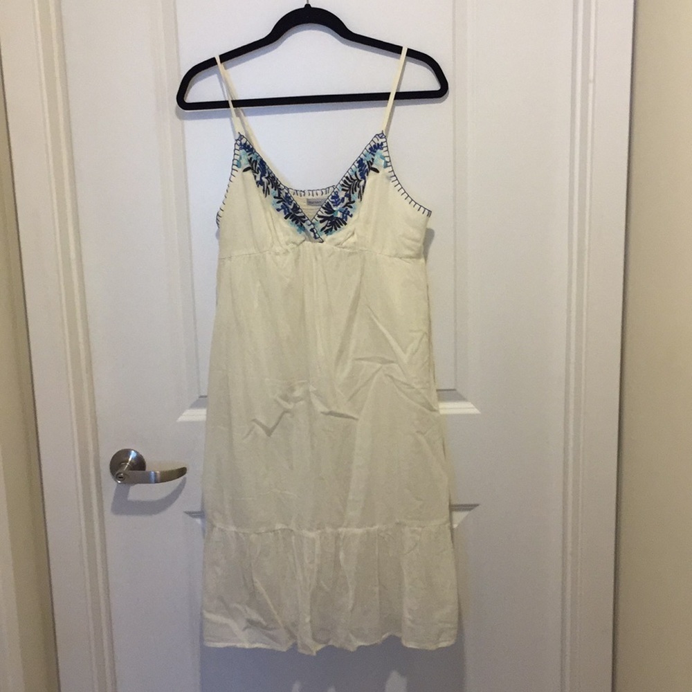 Old Navy Embroidered Tiered Summer Dress. NWOT